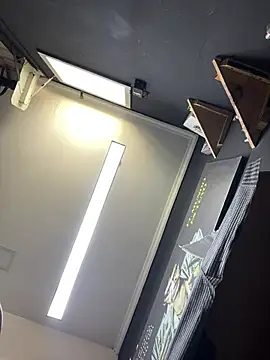 Valentino-elTuyo online show from February 11, 4:01 pm