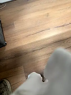 heet1998 online show from November 26, 1:25 pm