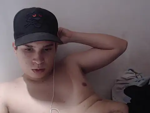 Alexhot2026 online show from October 28, 6:32 pm