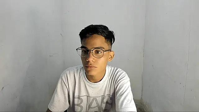 Snapshot of Deivi_colins_23 chatting on October 8, 1:32 am Deivi colins 23 online show from October 8, 1:32 am