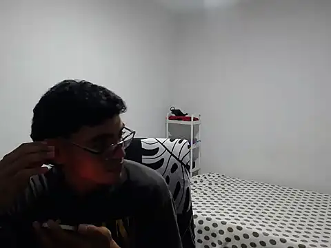 candyhunter online show from March 7, 3:04 am