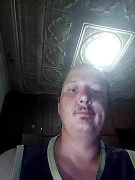 macKnd online show from October 3, 7:19 pm