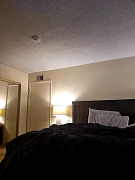 Roddog18 online show from February 19, 5:15 am