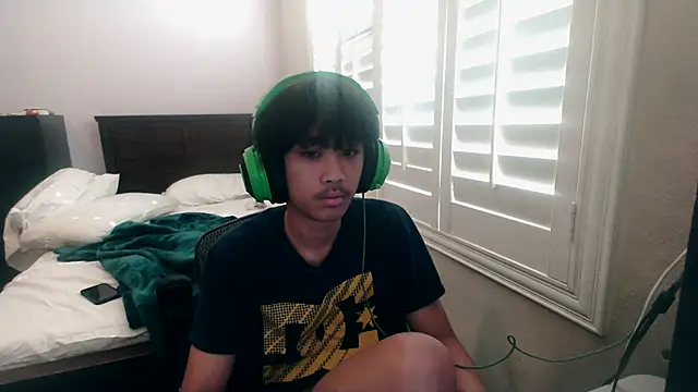 youngasianboy2007 online show from November 11, 7:52 pm