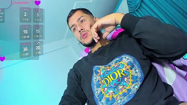 Snapshot of Hot_Latino_boy_ chatting on October 17, 5:00 am Hot Latino boy online show from October 17, 5:00 am