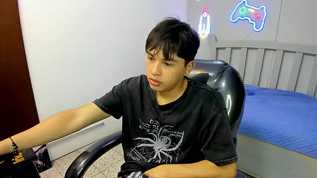 StiwenTwink online show from November 24, 1:56 pm