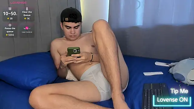 JARETHH online show from February 7, 7:41 pm