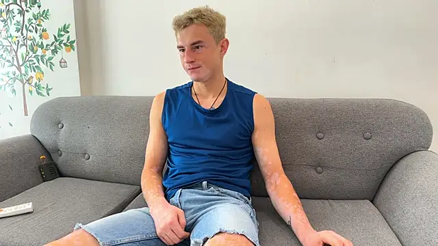 YummyGann online show from November 25, 3:30 am