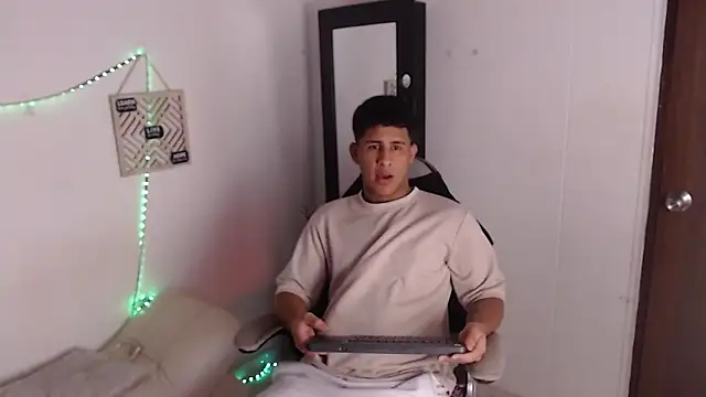 Dylan horny online show from October 9, 12:43 pm