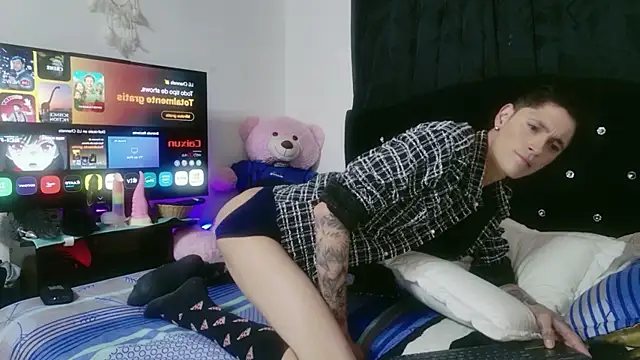 Snapshot of Tyler_cat chatting on October 7, 10:25 pm Tyler cat online show from October 7, 10:25 pm