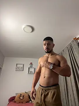 Ezzio Scolaro online show from December 2, 12:14 am