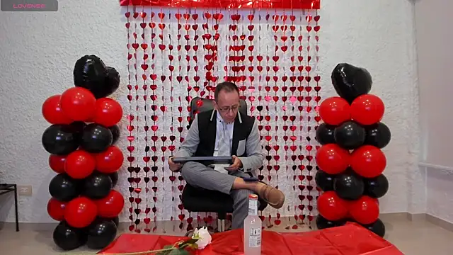  axelking  online show from February 14, 12:00 pm