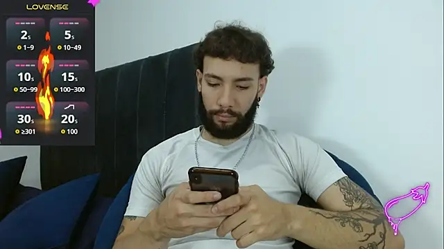 angel kyrozz online show from December 17, 7:20 pm