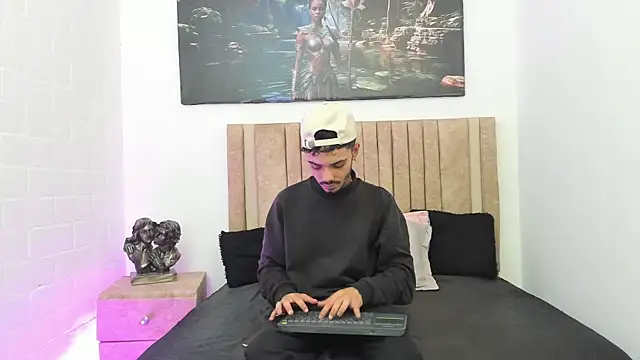 Timothe Evans online show from November 4, 4:35 am