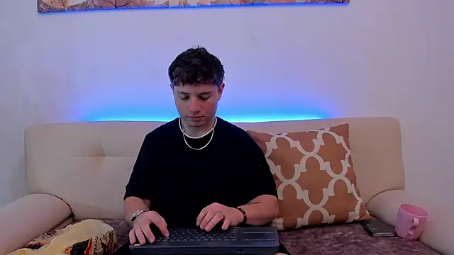 Leoo Miller online show from October 21, 9:17 pm