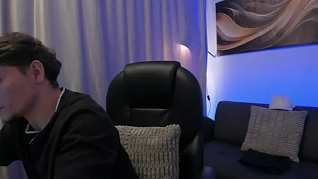 Leoo Miller online show from February 20, 6:19 am