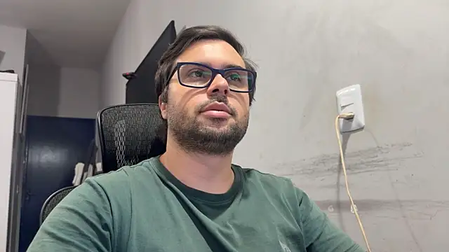 Snapshot of CasalManeiro25 chatting on October 21, 4:32 pm CasalManeiro25 online show from October 21, 4:32 pm