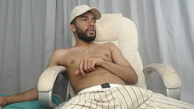 Snapshot of andresnoir_ chatting on October 17, 2:54 pm andresnoir online show from October 17, 2:54 pm