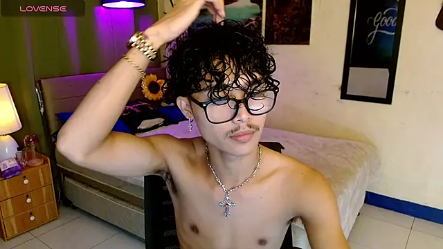 AsianCarl online show from November 3, 10:30 am