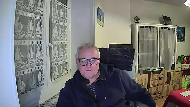 macdut67 online show from January 15, 1:31 am