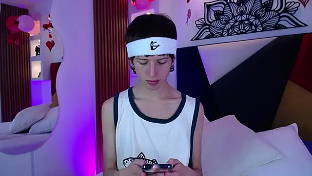 Emo Boy  online show from February 12, 8:15 pm