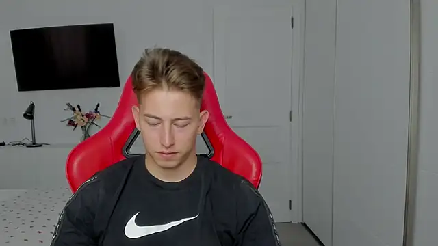 find0m master online show from October 12, 3:17 pm