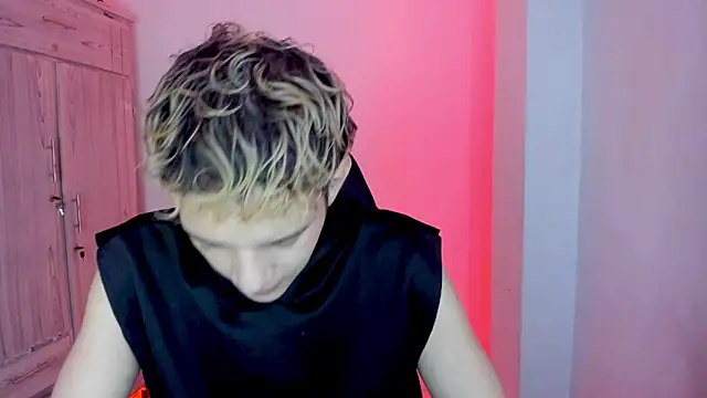 tylernova online show from February 15, 4:07 am