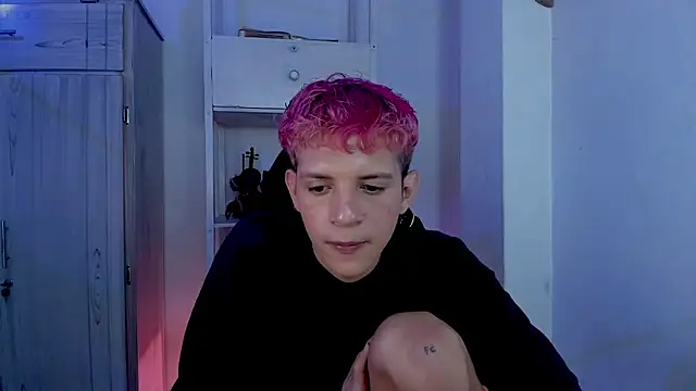 tylernova online show from November 27, 4:16 am