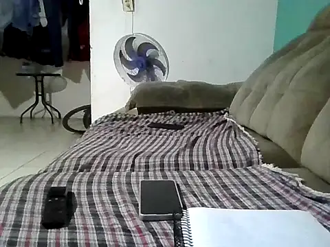 Snapshot of morenodelicia35 chatting on November 1, 1:09 am morenodelicia35 online show from November 1, 1:09 am