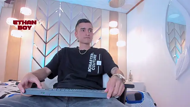 Ethan Boy  online show from February 16, 8:29 pm