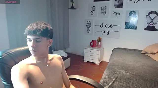 AmethystShadow17 online show from November 26, 3:48 pm