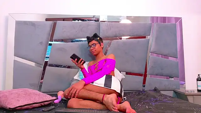 Desire4Duo online show from October 20, 3:49 pm