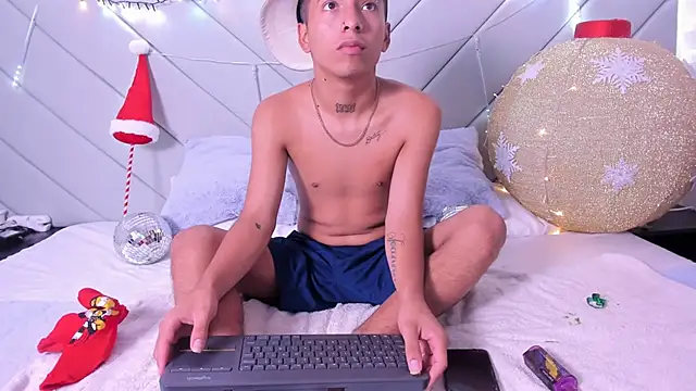 little kris1 online show from November 14, 1:01 pm