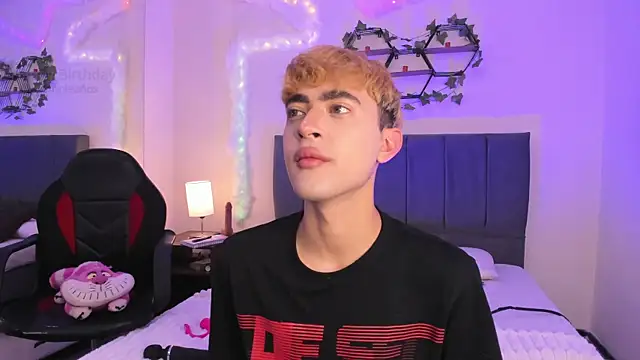 JustinCastiblanco online show from October 22, 11:47 am