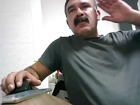 Snapshot of meroglu45 chatting on October 16, 9:01 pm meroglu45 online show from October 16, 9:01 pm