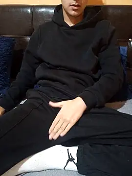 esmermoon online show from February 13, 10:59 pm