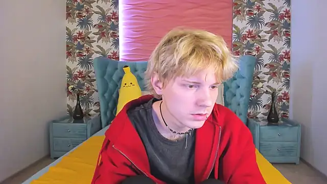 KevinMilky online show from October 28, 2:52 pm