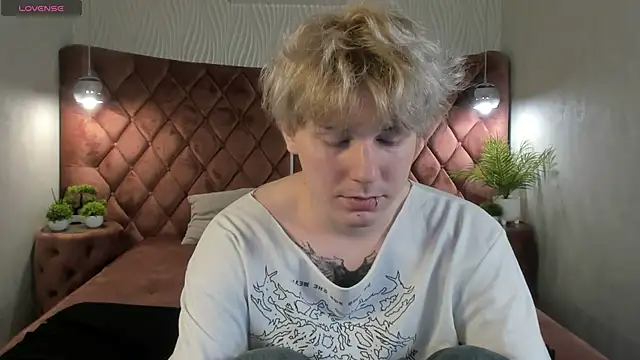 KevinMilky online show from November 20, 2:38 pm