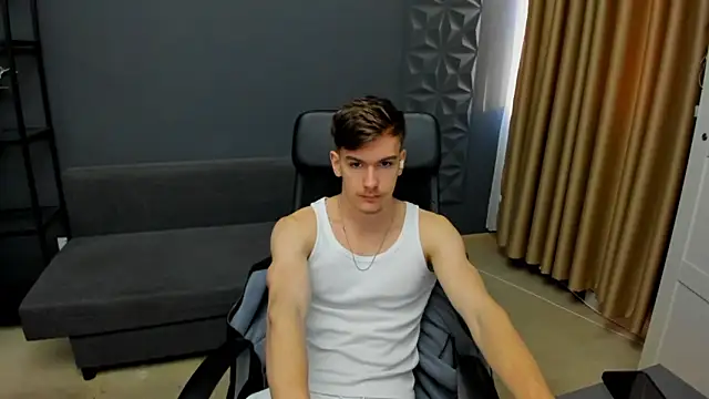 BradyFlint online show from April 16, 4:23 am