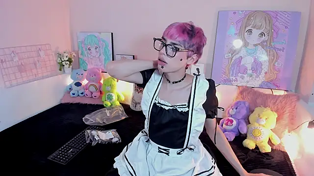 Strawberry Kitty  online show from November 24, 4:13 am