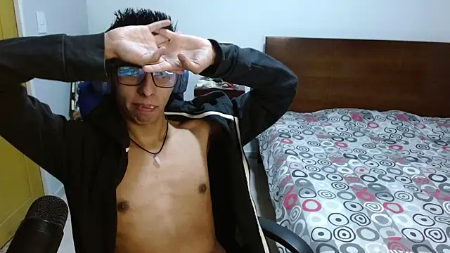 DavTwink3100 online show from December 14, 2:07 am