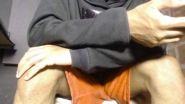 Anaconda larga online show from March 4, 7:10 pm