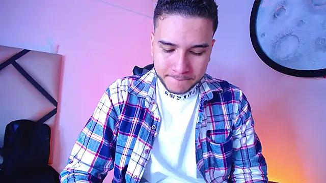 mike 257 online show from December 4, 12:01 pm