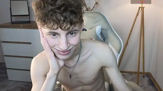 crisp1n online show from February 3, 9:47 am