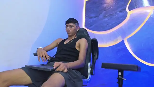 Sex Boy 33  online show from November 23, 5:07 am