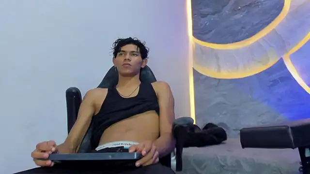 Sex Boy 33  online show from November 10, 4:28 am