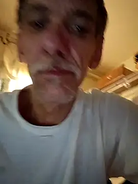 qqwcjb online show from December 4, 6:20 am