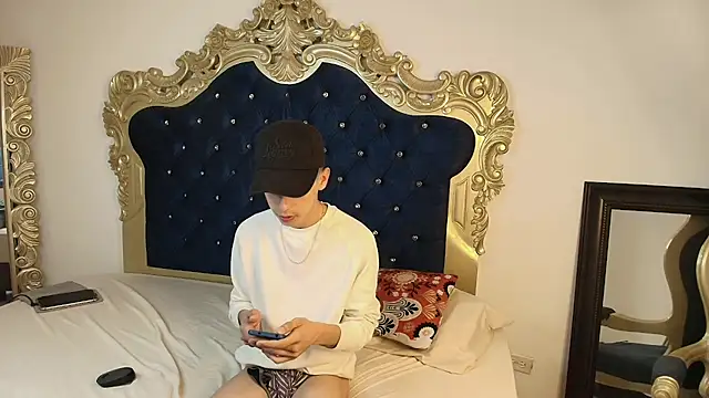 Sebastian Reed online show from October 30, 4:36 am