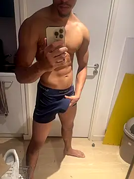 bigDickParis92 online show from November 24, 10:44 pm