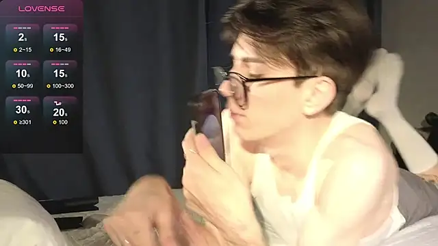 Oliver star boy  online show from December 2, 9:51 pm